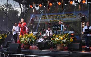XXVI Świętokrzyski Młodzieżowy Championat Koni Małopolskich w Opatowcu - święto hodowc&oacute;w, tradycji i dobrej zabawy - aparat 2 17