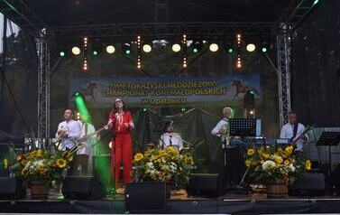 XXVI Świętokrzyski Młodzieżowy Championat Koni Małopolskich w Opatowcu - święto hodowc&oacute;w, tradycji i dobrej zabawy - aparat 2 31