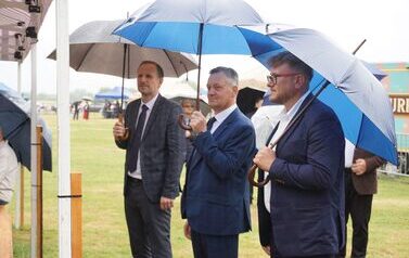 XXVI Świętokrzyski Młodzieżowy Championat Koni Małopolskich w Opatowcu - święto hodowc&oacute;w, tradycji i dobrej zabawy - aparat 2 132