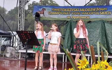 XXVI Świętokrzyski Młodzieżowy Championat Koni Małopolskich w Opatowcu - święto hodowc&oacute;w, tradycji i dobrej zabawy - aparat 3 8