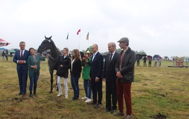 XXVI Świętokrzyski Młodzieżowy Championat Koni Małopolskich w Opatowcu - święto hodowc&oacute;w, tradycji i dobrej zabawy - aparat 3 55