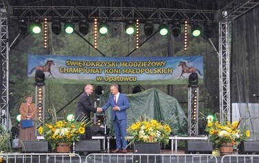 XXVI Świętokrzyski Młodzieżowy Championat Koni Małopolskich w Opatowcu - święto hodowc&oacute;w, tradycji i dobrej zabawy - aparat 3 91