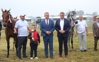XXVI Świętokrzyski Młodzieżowy Championat Koni Małopolskich w Opatowcu - święto hodowc&oacute;w, tradycji i dobrej zabawy - aparat 3 142