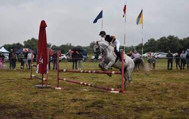 XXVI Świętokrzyski Młodzieżowy Championat Koni Małopolskich w Opatowcu - święto hodowc&oacute;w, tradycji i dobrej zabawy - aparat 4 10