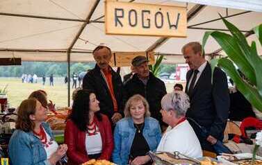 XXVI Świętokrzyski Młodzieżowy Championat Koni Małopolskich w Opatowcu - święto hodowc&oacute;w, tradycji i dobrej zabawy - aparat 1 92