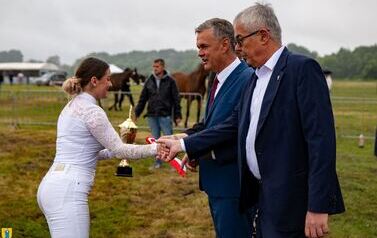 XXVI Świętokrzyski Młodzieżowy Championat Koni Małopolskich w Opatowcu - święto hodowc&oacute;w, tradycji i dobrej zabawy - aparat 1 152
