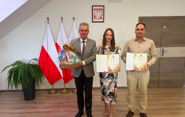 Podziękowania dla Starost&oacute;w Dożynek Gminy Opatowiec w Rogowie 1