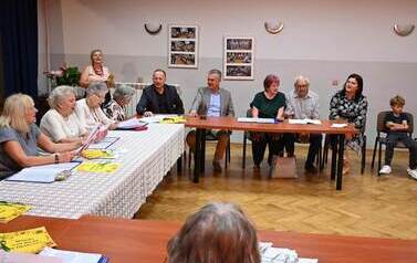 Międzypokoleniowo w instytucji kultury &ndash; tradycja przekazywana z pokolenia na pokolenie 16