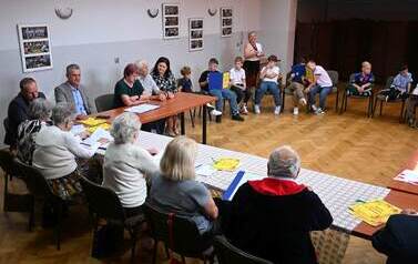 Międzypokoleniowo w instytucji kultury &ndash; tradycja przekazywana z pokolenia na pokolenie 21