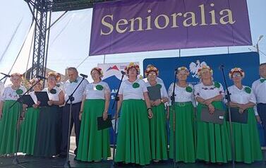 Seniorzy z Gminy Opatowiec na Senioraliach w Chęcinach 8