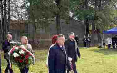 Uroczystości upamiętniające 82. rocznicę zestrzelenia alianckiego samolotu Liberator EW250 L 100