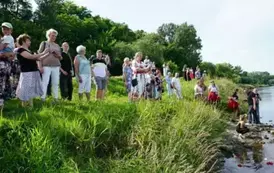 Wianki nad Wisłą w Opatowcu &ndash; barwna tradycja i święto jedności z naturą 46