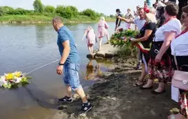 Wianki nad Wisłą w Opatowcu &ndash; barwna tradycja i święto jedności z naturą 50