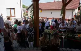 Wianki nad Wisłą w Opatowcu &ndash; barwna tradycja i święto jedności z naturą 96