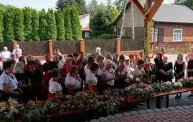 Wianki nad Wisłą w Opatowcu &ndash; barwna tradycja i święto jedności z naturą 98