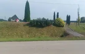 Remont chodnika przy Grobie Nieznanego Żołnierza w Charbinowicach 1