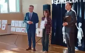 Uroczyste spotkanie podsumowujące konkurs profilaktyczny pn. &bdquo;Rodzina wolna od przemocy &ndash; przyszłość bez uzależnień&rdquo;  oraz wręczenie medali &bdquo;Za Długoletnią Służbę&rdquo;.  4