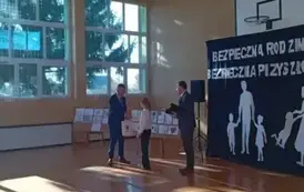 Uroczyste spotkanie podsumowujące konkurs profilaktyczny pn. &bdquo;Rodzina wolna od przemocy &ndash; przyszłość bez uzależnień&rdquo;  oraz wręczenie medali &bdquo;Za Długoletnią Służbę&rdquo;.  28