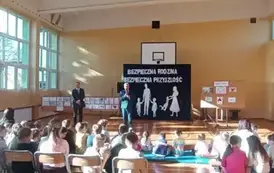 Uroczyste spotkanie podsumowujące konkurs profilaktyczny pn. &bdquo;Rodzina wolna od przemocy &ndash; przyszłość bez uzależnień&rdquo;  oraz wręczenie medali &bdquo;Za Długoletnią Służbę&rdquo;.  30