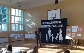 Uroczyste spotkanie podsumowujące konkurs profilaktyczny pn. &bdquo;Rodzina wolna od przemocy &ndash; przyszłość bez uzależnień&rdquo;  oraz wręczenie medali &bdquo;Za Długoletnią Służbę&rdquo;.  31