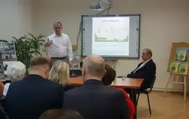 Spotkanie autorskie z tw&oacute;rcami publikacji &bdquo;Ewolucja Doliny Nidy w p&oacute;źnym glacjale i holocenie&rdquo; w Gminnej Bibliotece Publicznej w Opatowcu 10