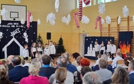 Dzień Babci i Dziadka w Zespole Szkolno-Przedszkolnym w Opatowcu 13