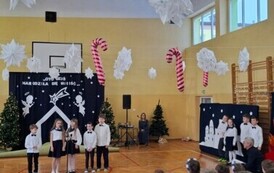 Dzień Babci i Dziadka w Zespole Szkolno-Przedszkolnym w Opatowcu 14