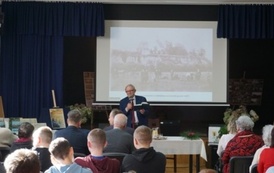 Spotkanie z historią w Domu Kultury w Opatowcu 38