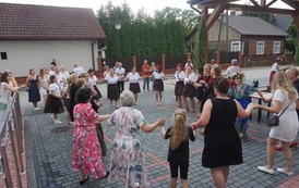 Wianki nad Wisłą w Opatowcu &ndash; tradycja, integracja i edukacja międzypokoleniowa 3