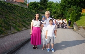 Wianki nad Wisłą w Opatowcu &ndash; tradycja, integracja i edukacja międzypokoleniowa 35