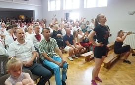 Wianki nad Wisłą w Opatowcu &ndash; tradycja, integracja i edukacja międzypokoleniowa 161