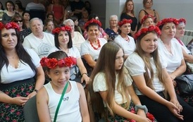 Wianki nad Wisłą w Opatowcu &ndash; tradycja, integracja i edukacja międzypokoleniowa 182