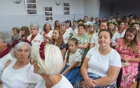Wianki nad Wisłą w Opatowcu &ndash; tradycja, integracja i edukacja międzypokoleniowa 189