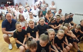 Wianki nad Wisłą w Opatowcu &ndash; tradycja, integracja i edukacja międzypokoleniowa 192