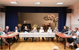 Międzypokoleniowo w instytucji kultury &ndash; tradycja przekazywana z pokolenia na pokolenie 13