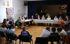 Międzypokoleniowo w instytucji kultury &ndash; tradycja przekazywana z pokolenia na pokolenie 24