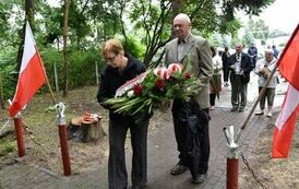 W hołdzie pomordowanym mieszkańcom Opatowca w 79. rocznicę pacyfikacji miejscowości 30