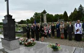 W hołdzie pomordowanym mieszkańcom Opatowca w 79. rocznicę pacyfikacji miejscowości 27