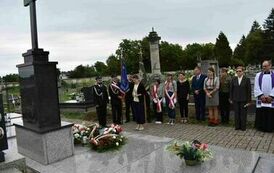 W hołdzie pomordowanym mieszkańcom Opatowca w 79. rocznicę pacyfikacji miejscowości 25