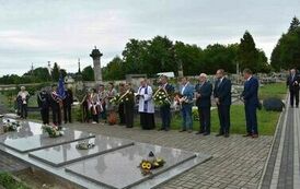 W hołdzie pomordowanym mieszkańcom Opatowca w 79. rocznicę pacyfikacji miejscowości 17