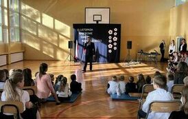 Obchody 105. Rocznicy Odzyskania Niepodległości przez Polskę w Zespole Szkolno &ndash; Przedszkolnym w Opatowcu 16