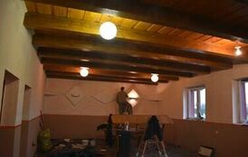 Trwają prace związane z modernizacją świetlicy w miejscowości Rog&oacute;w 02