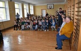 Przekazanie sprzętu treningowego w ramach &bdquo;Sportowej jesieni w Gminie Opatowiec&rdquo; 03