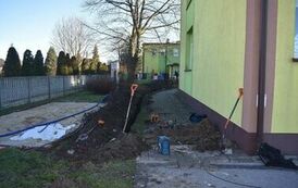 Montaż paneli fotowoltaicznych na budynku Zespołu Szkolno &ndash; Przedszkolnego w Opatowcu 09