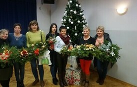 Podczas warsztat&oacute;w mieszkańcy gminy Opatowiec stworzyli piękne dekoracje 11