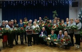 Podczas warsztat&oacute;w mieszkańcy gminy Opatowiec stworzyli piękne dekoracje 09