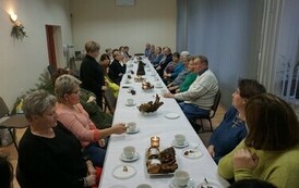 Podczas warsztat&oacute;w mieszkańcy gminy Opatowiec stworzyli piękne dekoracje 01