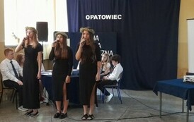 Uroczysty apel z okazji 753 rocznicy lokacji miasta Opatowiec 08