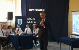 Uroczysty apel z okazji 753 rocznicy lokacji miasta Opatowiec 02