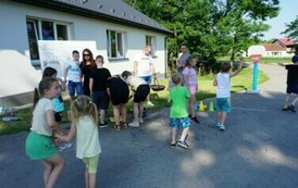 Promocja biblioteki i czytelnictwa podczas Pikniku z okazji Dnia Dziecka w Urzutach 33